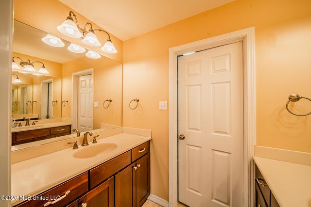 7117 Oakhurst Drive, Ocean Springs, MS 39564