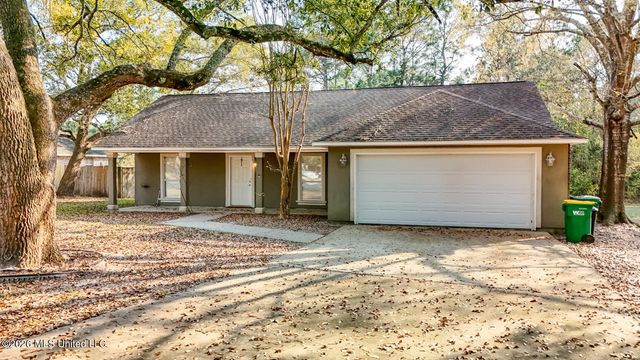 7117 Oakhurst Drive, Ocean Springs, MS 39564