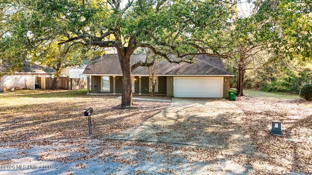 7117 Oakhurst Drive, Ocean Springs, MS 39564