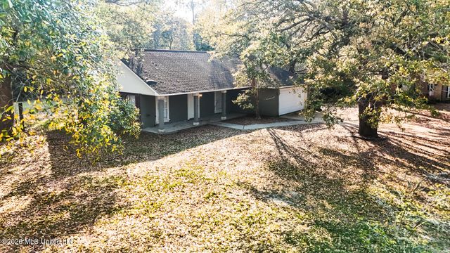 7117 Oakhurst Drive, Ocean Springs, MS 39564