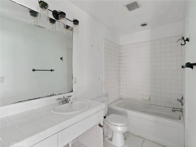 600 Freeport, Oxnard, CA 93035