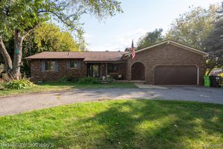 59415 Grand River Avenue, New Hudson, MI 48165