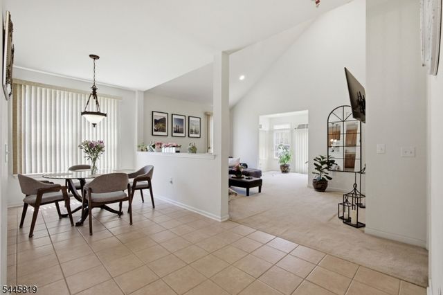 6 Delaware Crossing, Franklin Twp., NJ 08873