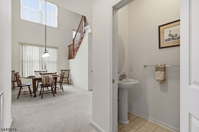 6 Delaware Crossing, Franklin Twp., NJ 08873