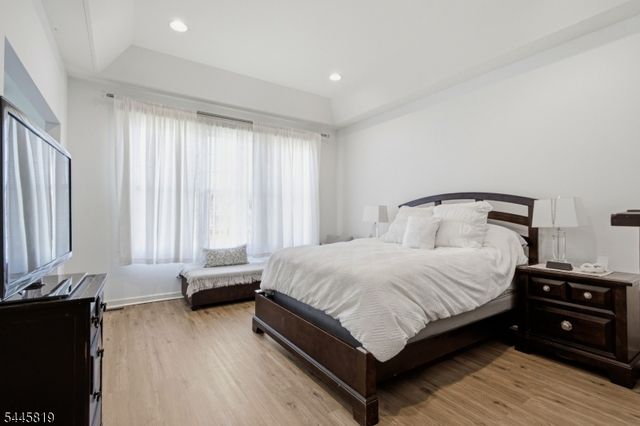 6 Delaware Crossing, Franklin Twp., NJ 08873
