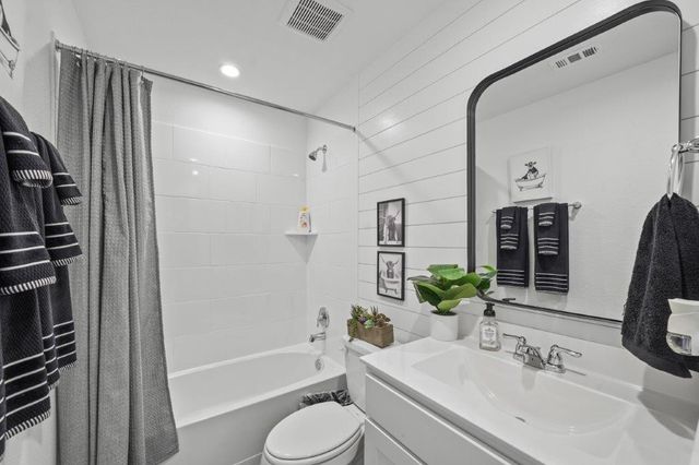 4006 Sterling Springs Lane, League City, TX 77573