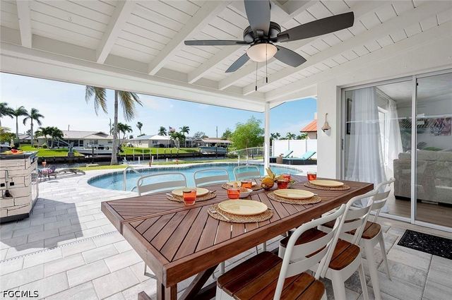 1432 Wellington CT, Cape Coral, FL 33904