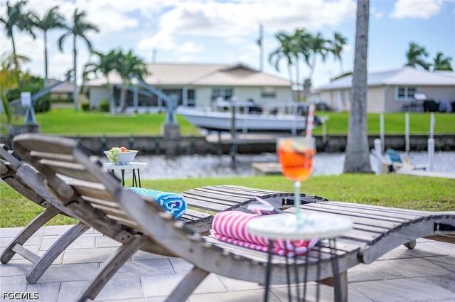 1432 Wellington CT, Cape Coral, FL 33904