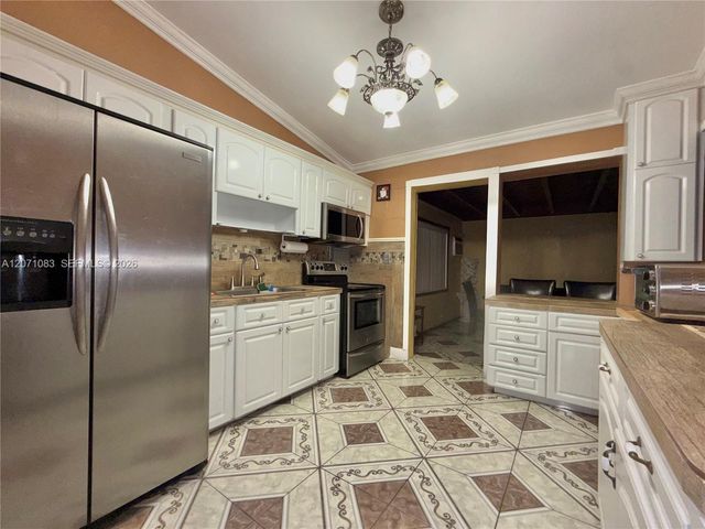 12550 NW 1st Avenue, North Miami, FL 33168