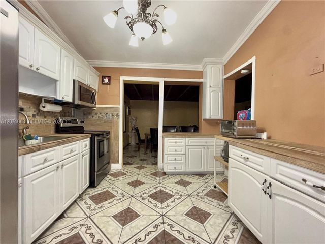 12550 NW 1st Avenue, North Miami, FL 33168