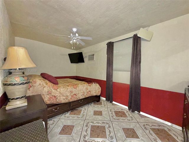 12550 NW 1st Avenue, North Miami, FL 33168