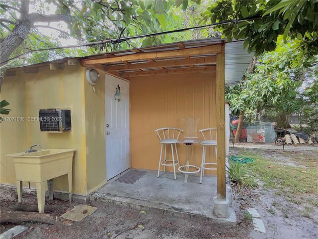 12550 NW 1st Avenue, North Miami, FL 33168