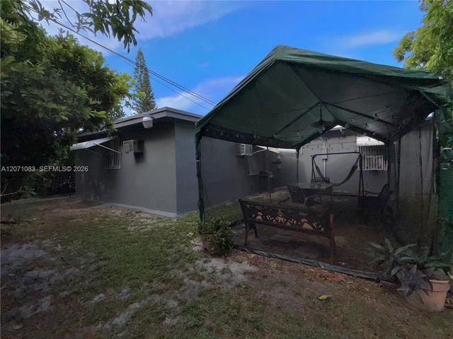 12550 NW 1st Avenue, North Miami, FL 33168