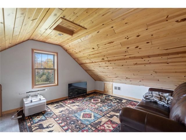 4202 E Zachau Road, Superior, WI 54880