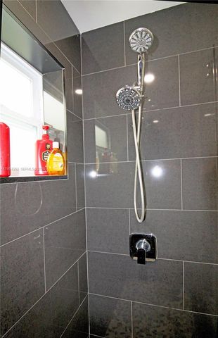 8172 SW 163rd Ct, Miami, FL 33193