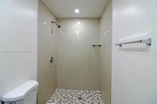 8172 SW 163rd Ct, Miami, FL 33193