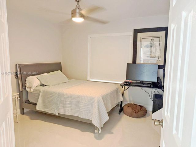 8172 SW 163rd Ct, Miami, FL 33193