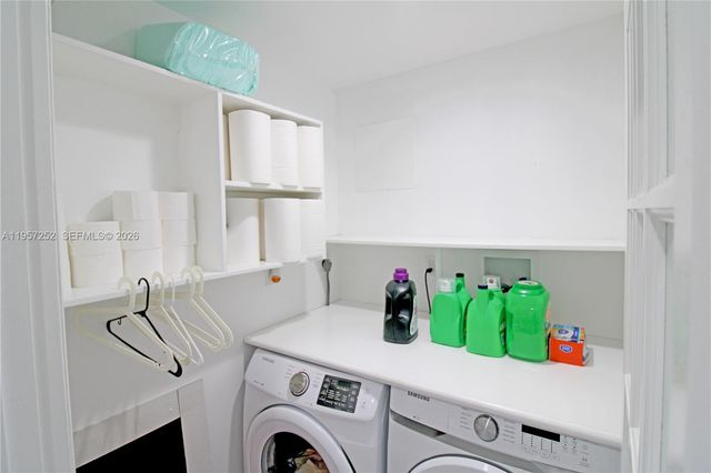 8172 SW 163rd Ct, Miami, FL 33193