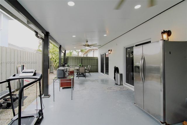 8172 SW 163rd Ct, Miami, FL 33193