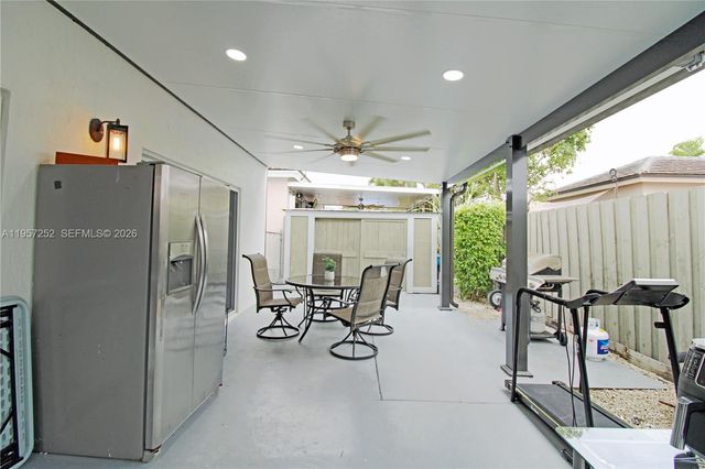 8172 SW 163rd Ct, Miami, FL 33193