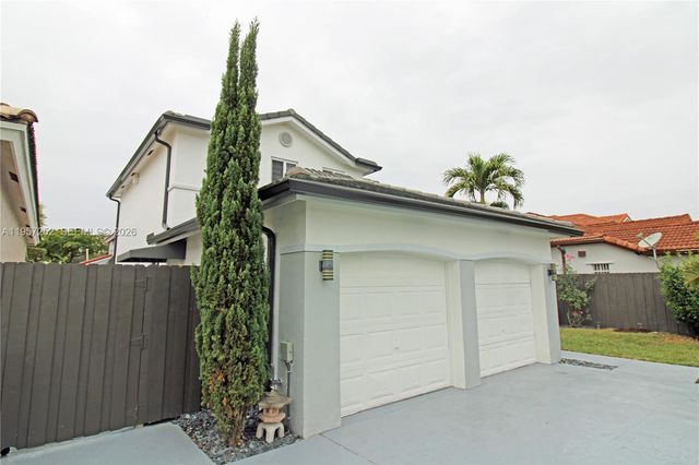 8172 SW 163rd Ct, Miami, FL 33193