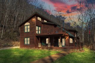140 Carver Hollow Rd, Pleasant Shade, TN 37145