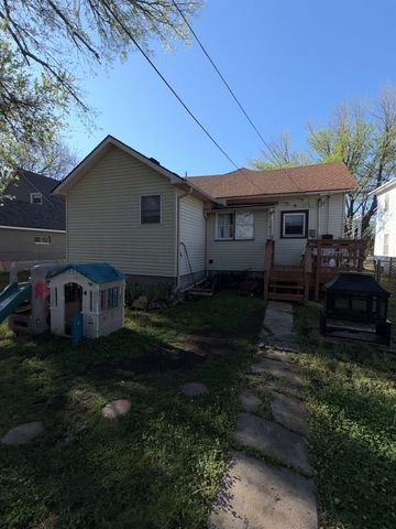 710 E 14th Ave, Winfield, KS 67156