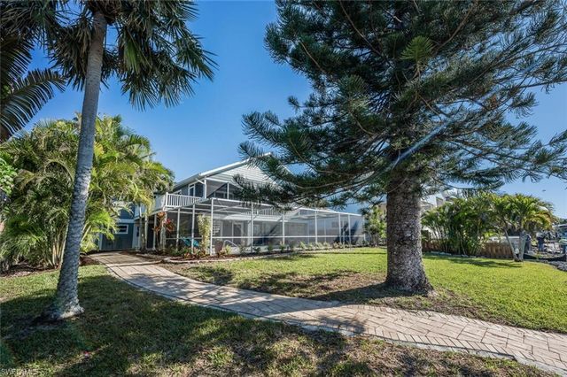 4851 Esplanade ST, Bonita Springs, FL 34134
