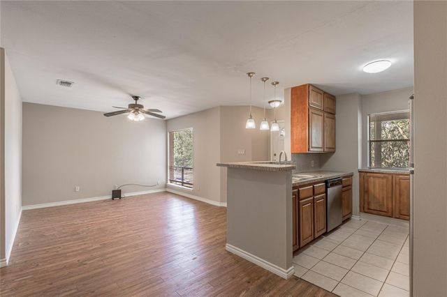 2404 Sycamore Avenue A-4, Huntsville, TX 77340