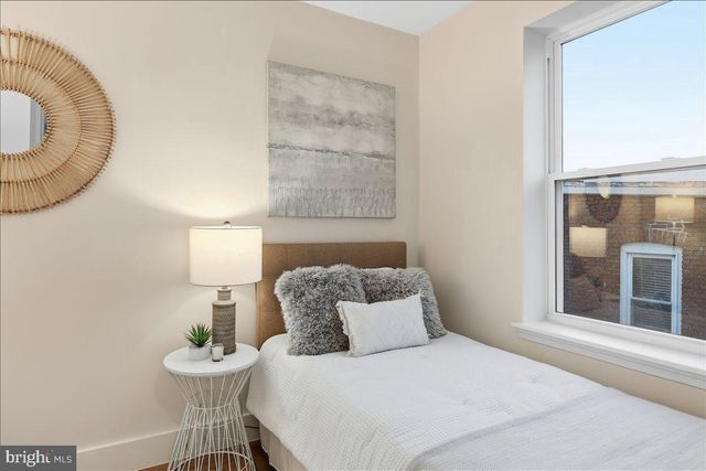 820 13TH ST NE, Washington, DC 20002