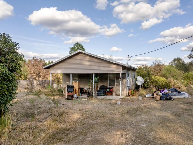 7 Neptune Ln, Lumberton, MS 39455