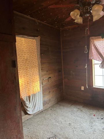 7 Neptune Ln, Lumberton, MS 39455