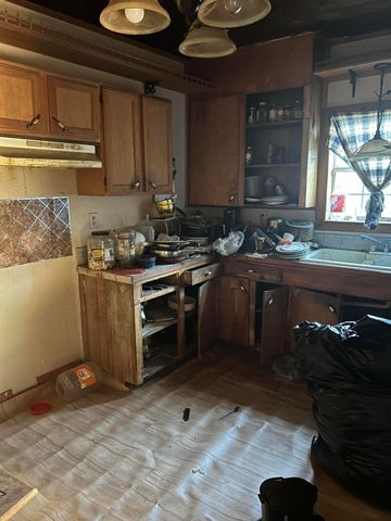 7 Neptune Ln, Lumberton, MS 39455