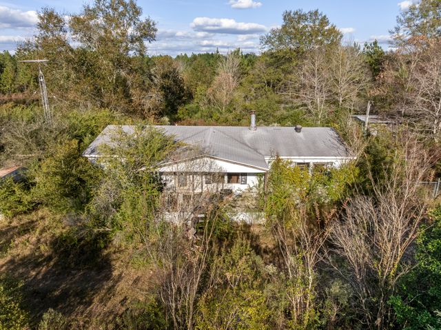 7 Neptune Ln, Lumberton, MS 39455