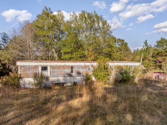 7 Neptune Ln, Lumberton, MS 39455