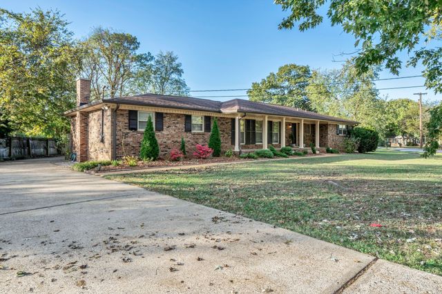 166 Oak Valley Dr, Nashville, TN 37207