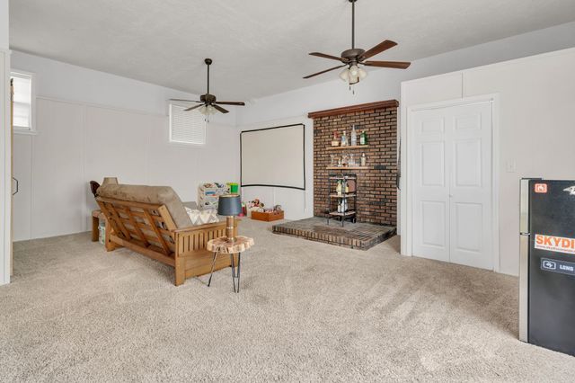 166 Oak Valley Dr, Nashville, TN 37207