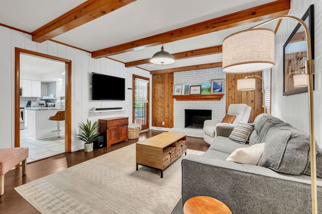 166 Oak Valley Dr, Nashville, TN 37207