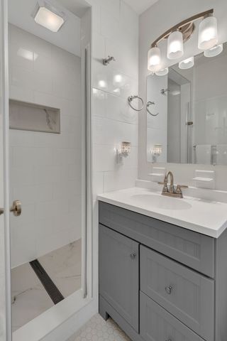 166 Oak Valley Dr, Nashville, TN 37207