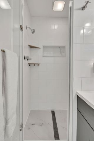 166 Oak Valley Dr, Nashville, TN 37207