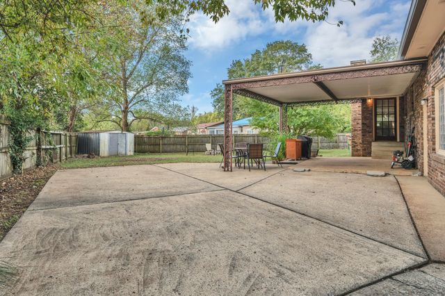 166 Oak Valley Dr, Nashville, TN 37207