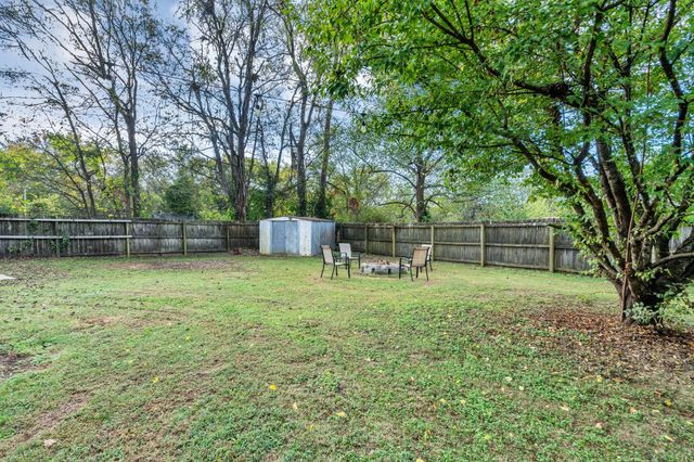 166 Oak Valley Dr, Nashville, TN 37207