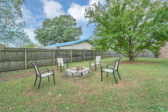 166 Oak Valley Dr, Nashville, TN 37207