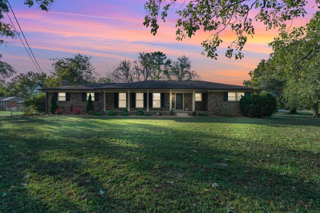 166 Oak Valley Dr, Nashville, TN 37207