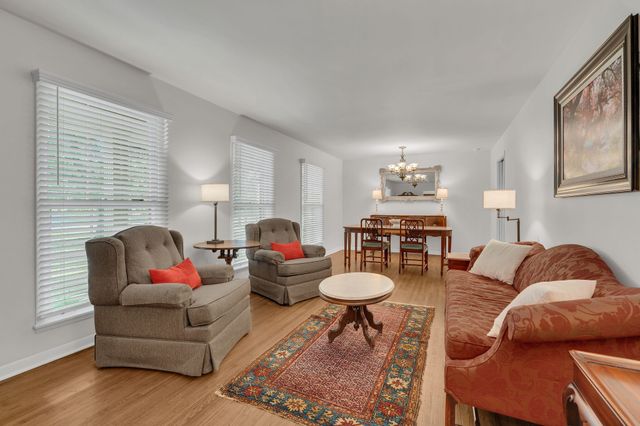 166 Oak Valley Dr, Nashville, TN 37207