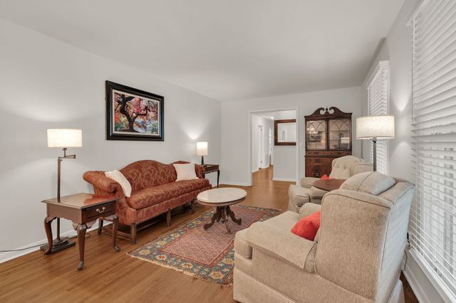 166 Oak Valley Dr, Nashville, TN 37207