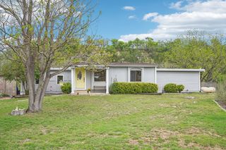 222 E Verde Creek, Center Point, TX 78010