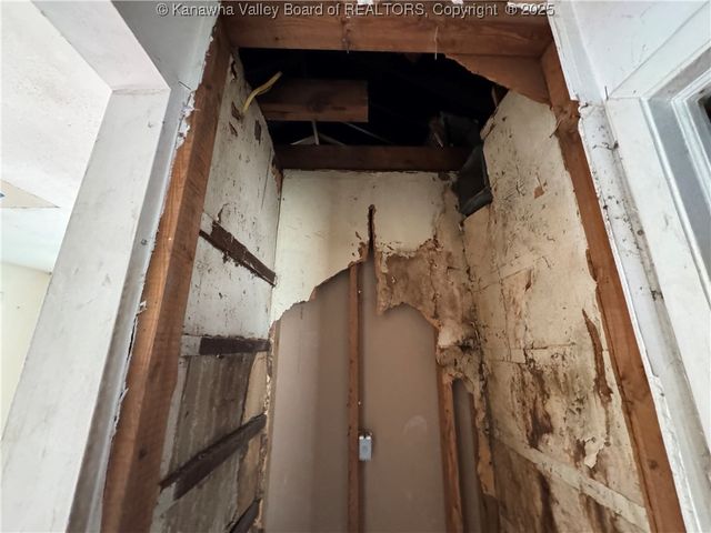 3211 Georges Drive, St Albans, WV 25177