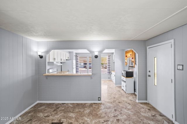 120 N VAL VISTA Drive 202, Mesa, AZ 85213