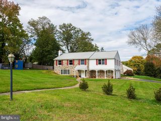 1105 WATERLOO, Berwyn, PA 19312